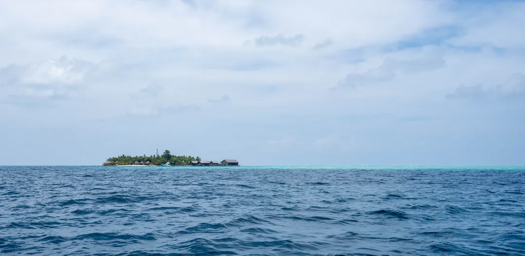 Поездка на Мальдивы, остров ХЗ как называется.